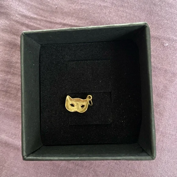 Catbird Kitten Mask Pendant Charm - Picture 2 of 4